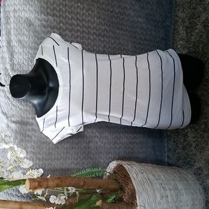 A Pea in the Pod Maternity Shirt